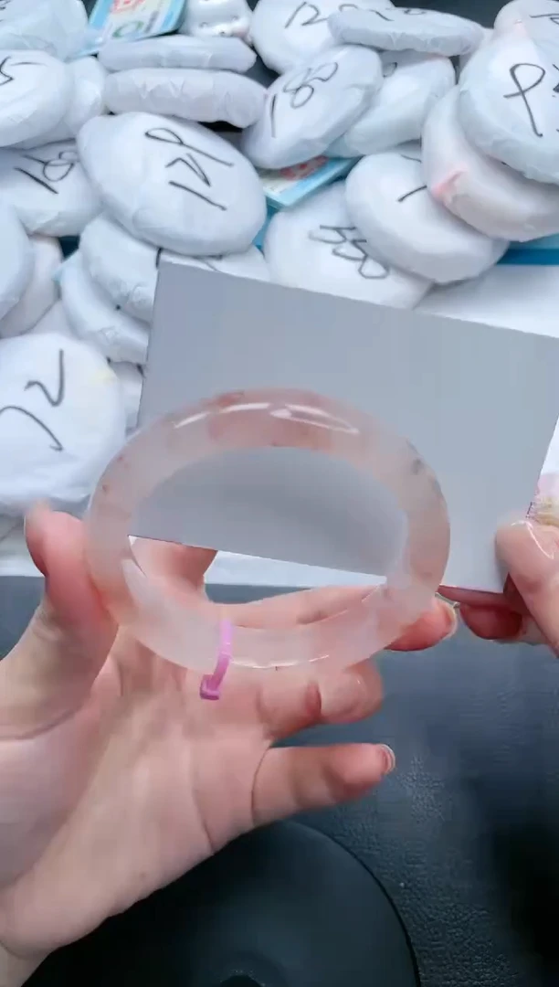 【闪购商品】石英质玉手镯未镶嵌5V144-60