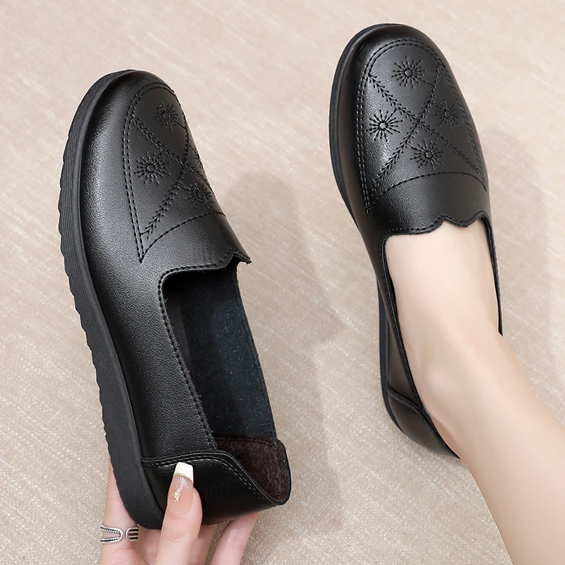 防滑鞋春秋季女单鞋耐磨中老年休闲老人老人鞋子女士乐福鞋