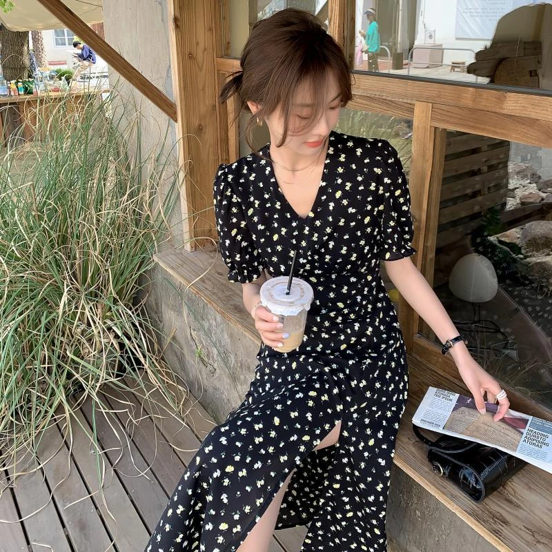 小碎花连衣裙2024夏春季温柔风仙女裙气质法式设计感开叉雪纺长裙