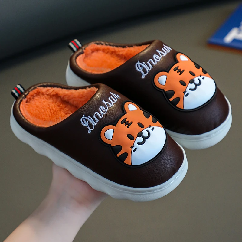 儿童棉拖鞋2025新款冬卡通男女童皮面防水耐脏小孩加厚保暖棉拖鞋