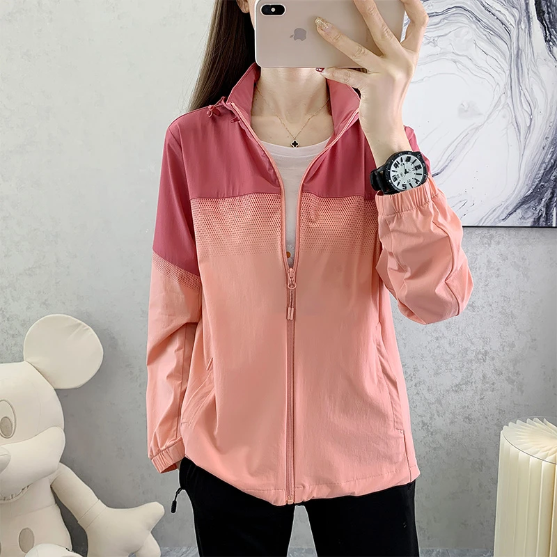 【新品】春季女士弹力风衣户外冲锋衣运动服透气防风防水连帽跑步服