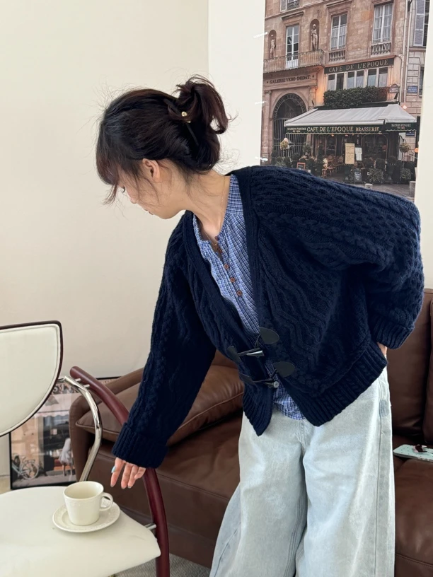 「大昕·牛角扣开衫」巨显白的比利时蓝～