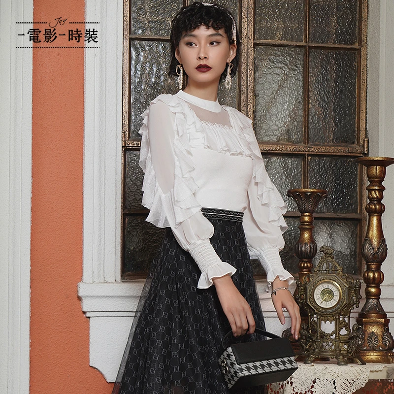 电影时装白色套头毛织衫女春秋浪漫荷叶边上衣FA132C5026