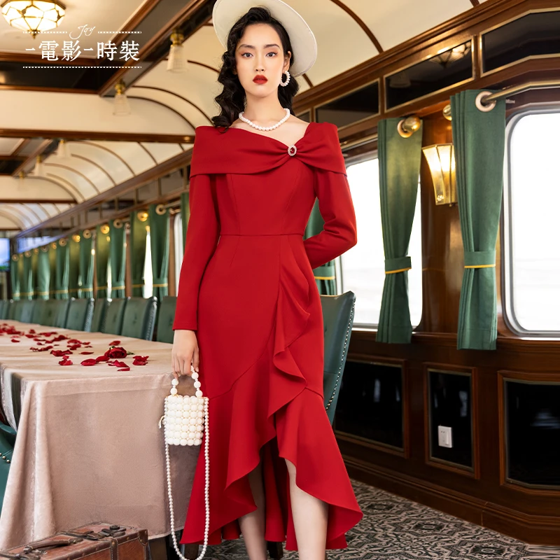 一电影一时装春季红色一字肩不规则女装连衣裙礼服FCHL135563