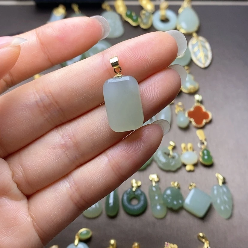 【闪购商品】和田玉颈饰银S925镀金镶嵌