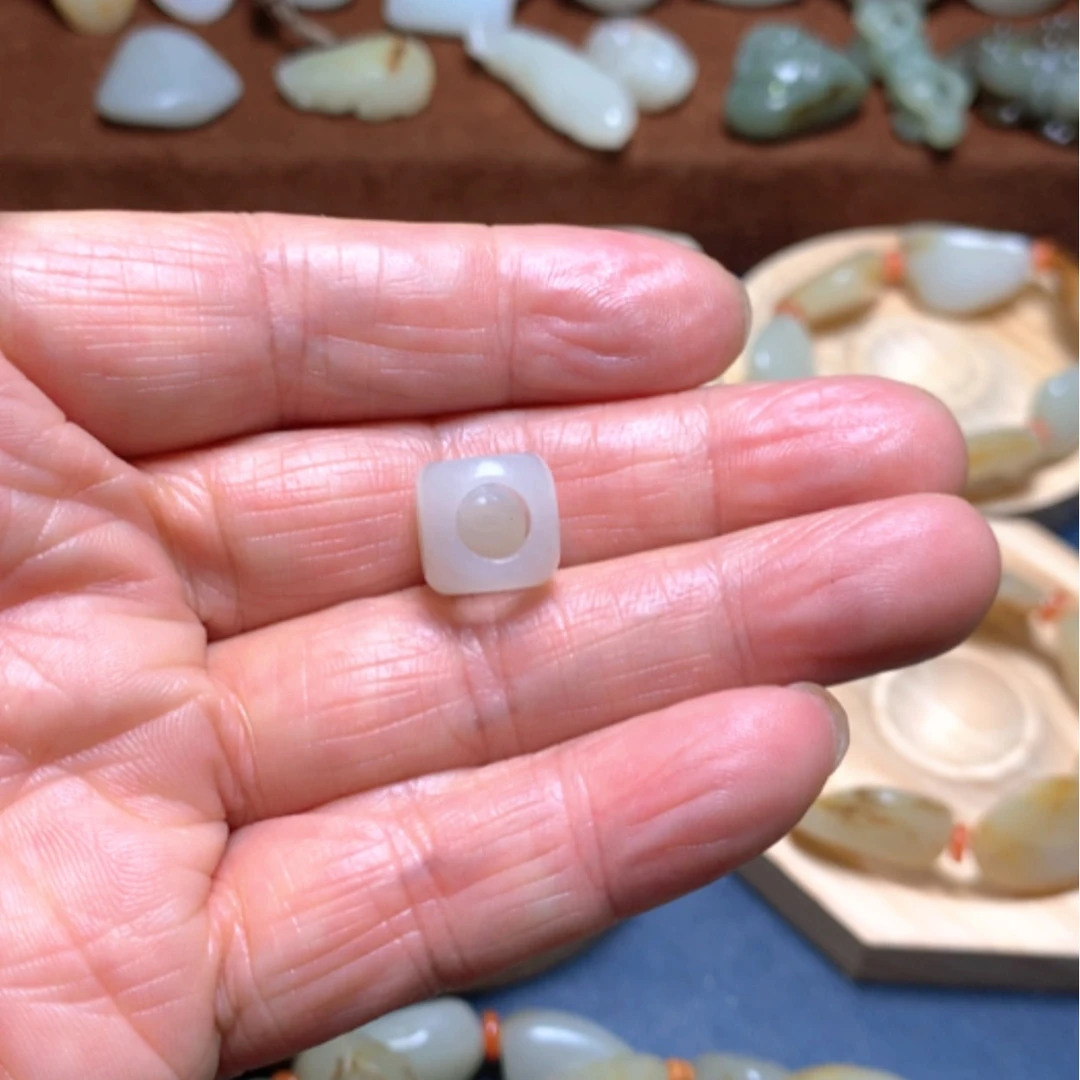 【闪购商品】和田玉(白玉)手串未镶嵌青*