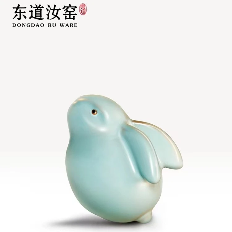 东道汝窑陶瓷茶桌摆件茶宠可养开片生肖系列兔子茶宠鸿兔大展天青