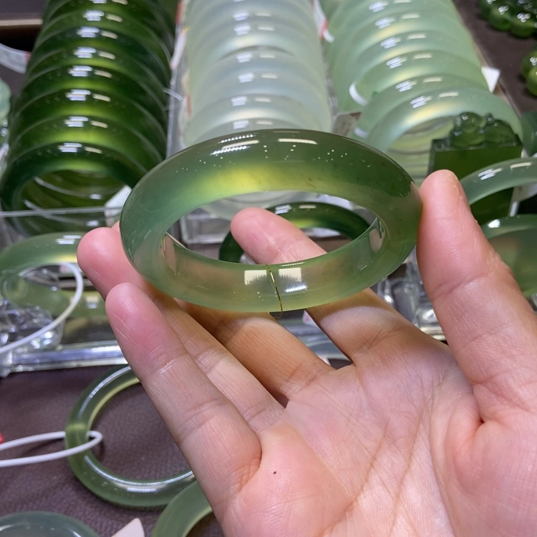 蛇纹石玉手镯52未镶嵌