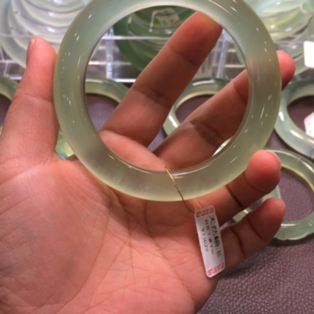 【闪购商品】蛇纹石玉手镯未镶嵌鱼****e