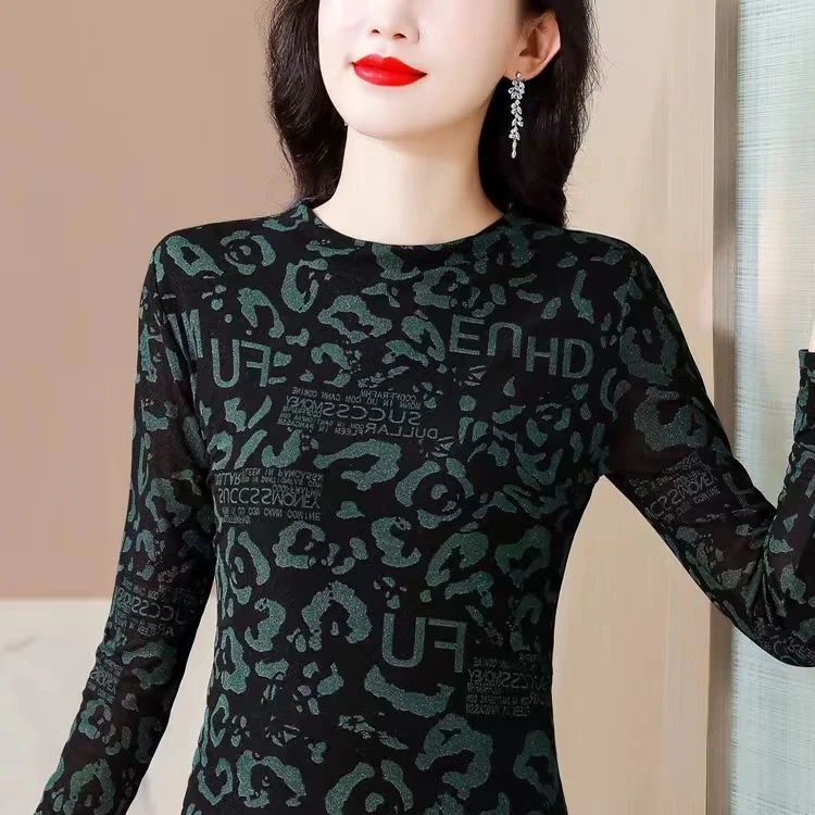 【打底衫专属】网纱天鹅绒女2024秋冬新款时尚印花T恤女长袖修内搭