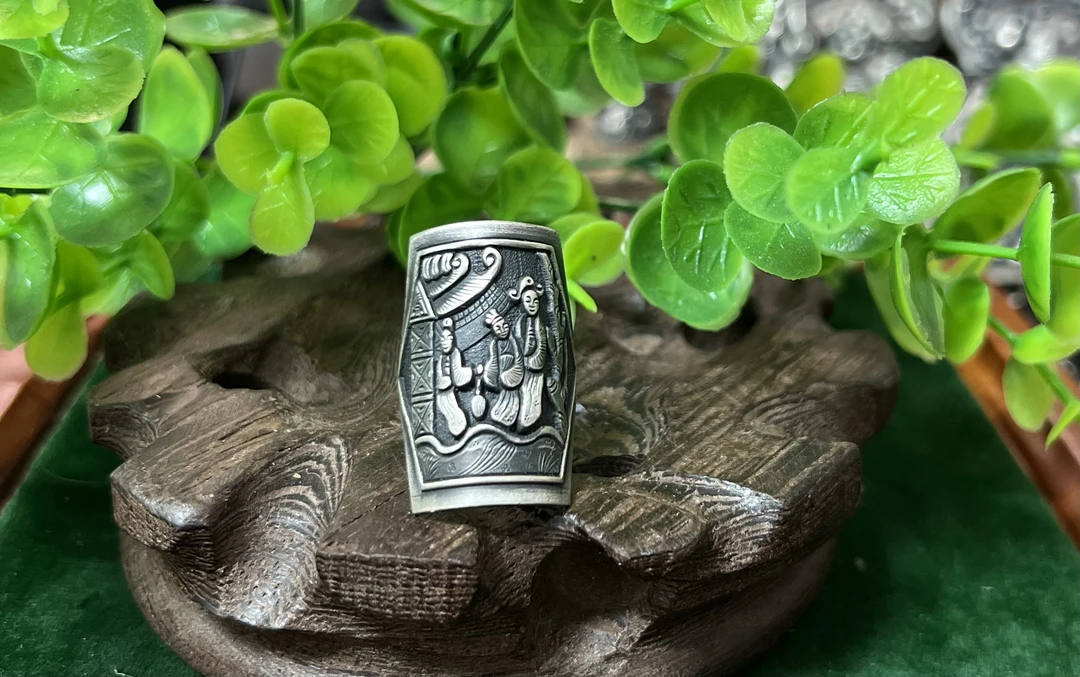 足银戒指 复古足银990 手工錾刻 人物戒指