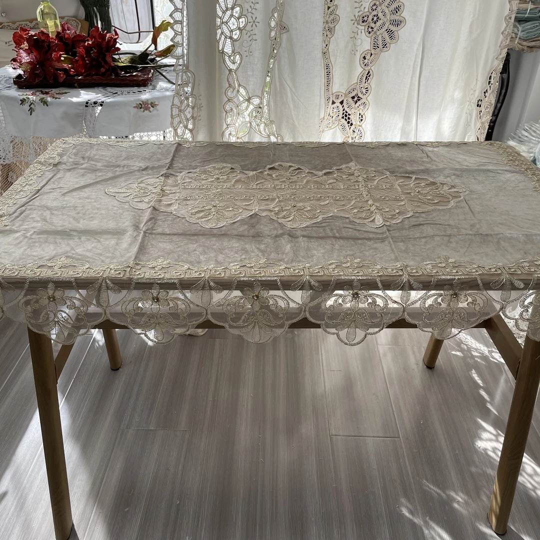 DY010-1金丝绒（100*150cm长方）米色金丝绒车轱绣桌布