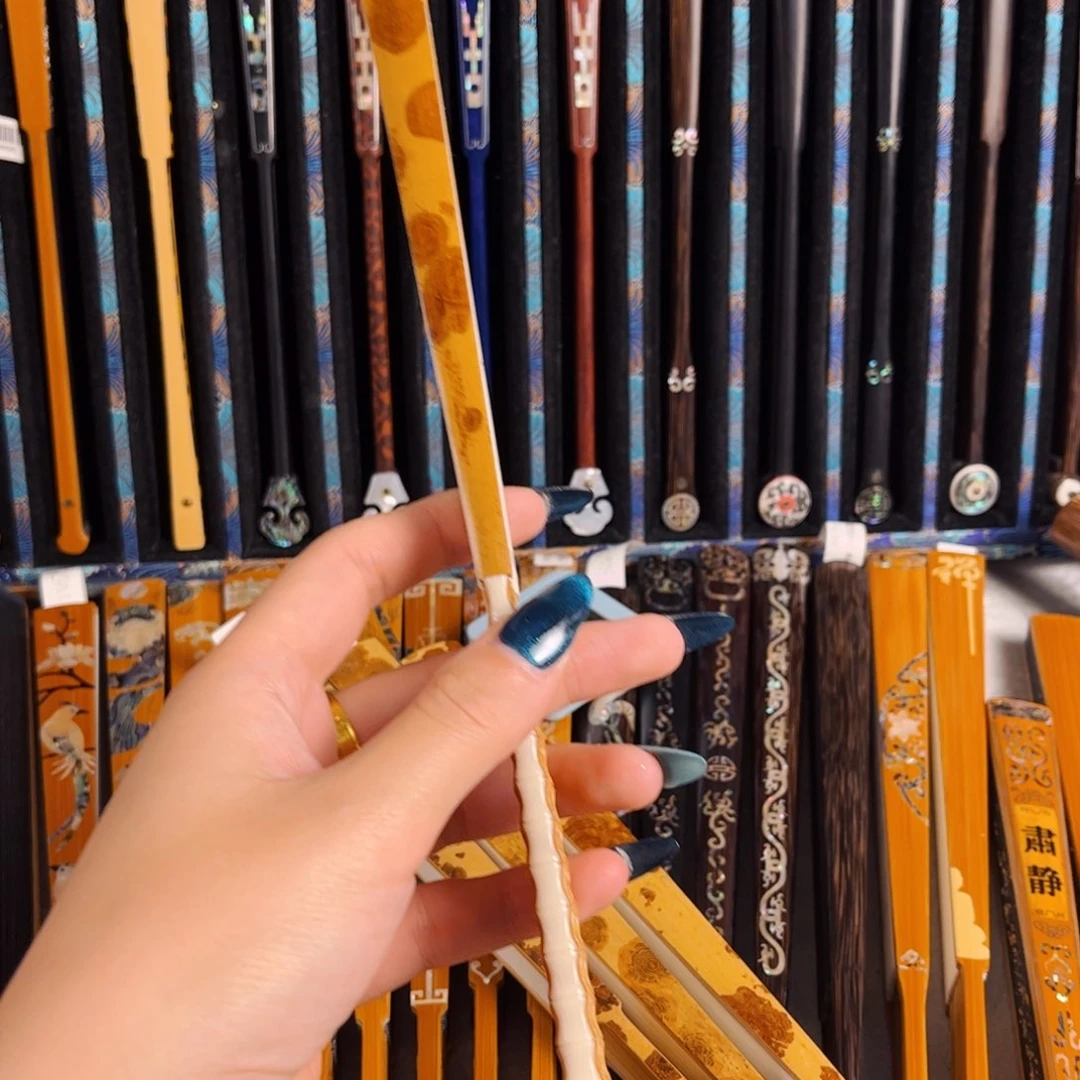 扇子啵****啵扇子的时候就可以用