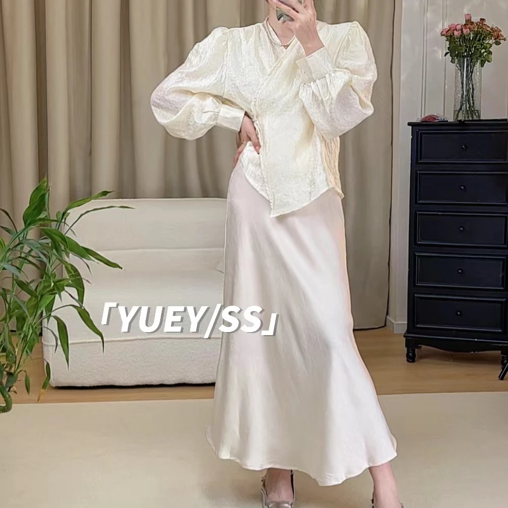 2024春夏新款压花缎面设计长裙高腰显瘦半身裙黑色鱼尾裙包臀裙女