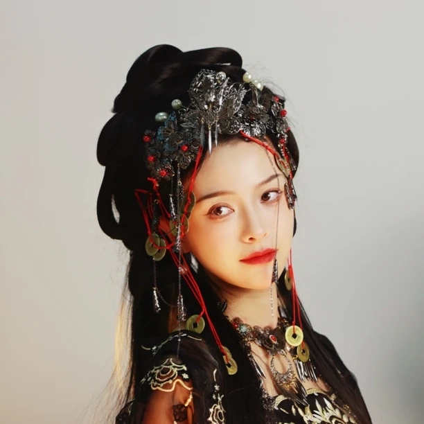 傩戏头饰纸嫁衣cos恐怖发冠头饰古风异域汉服铜钱发饰流苏复古
