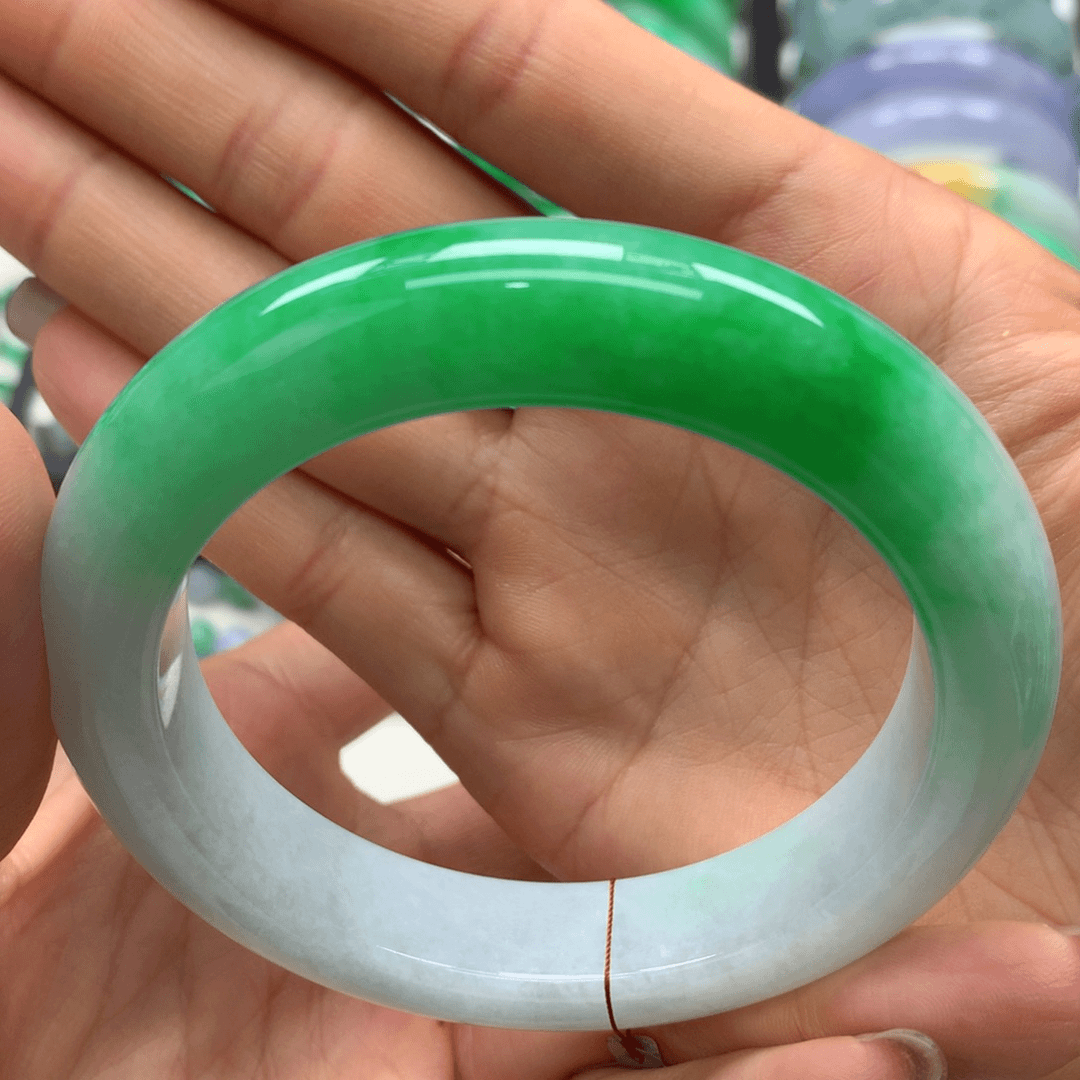 翡翠手镯未镶嵌天然缅甸翡翠手镯
