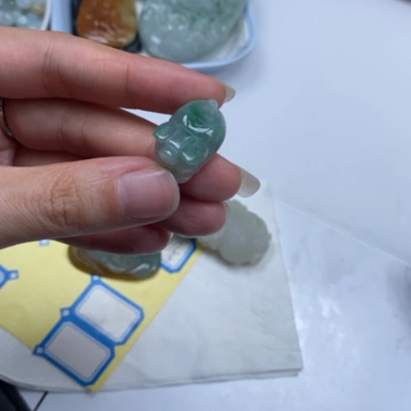 【闪购商品】翡翠颈饰未镶嵌