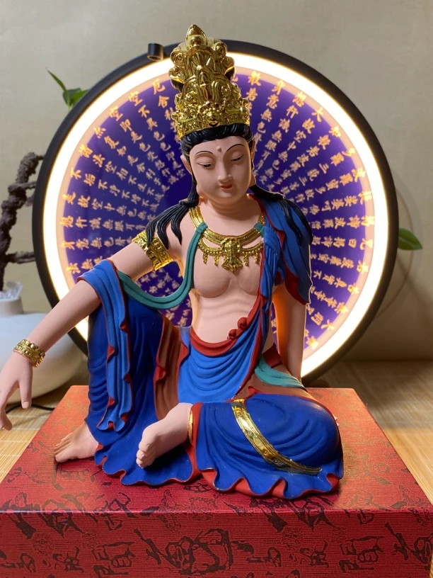 彩绘贴金自在观音（高20、30公分）可定制40.50公分