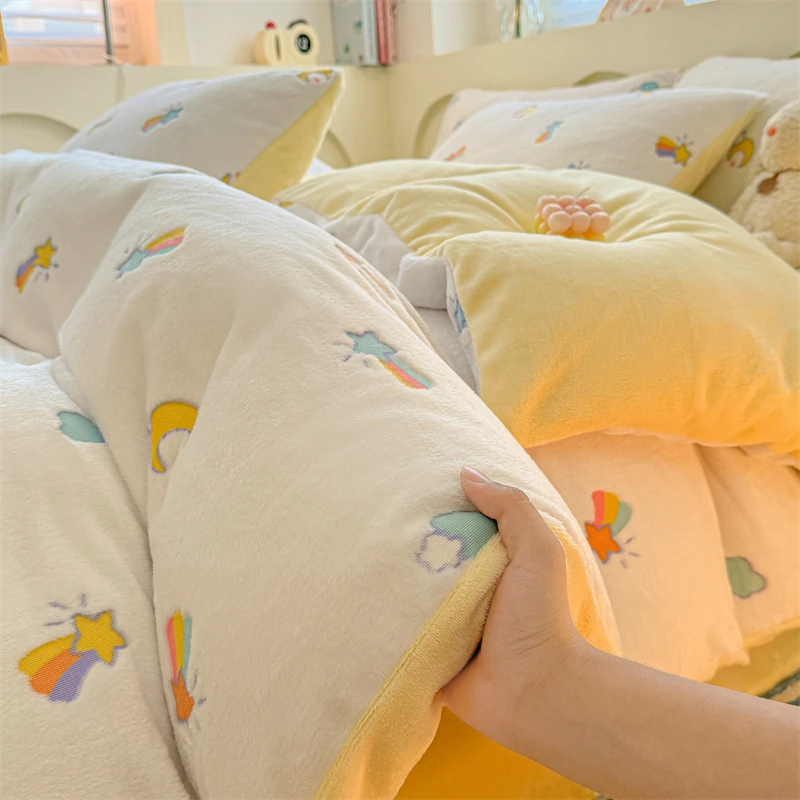 可爱卡通牛奶绒刺绣四件套床单被套加绒冬季款床上用品三件套宿舍