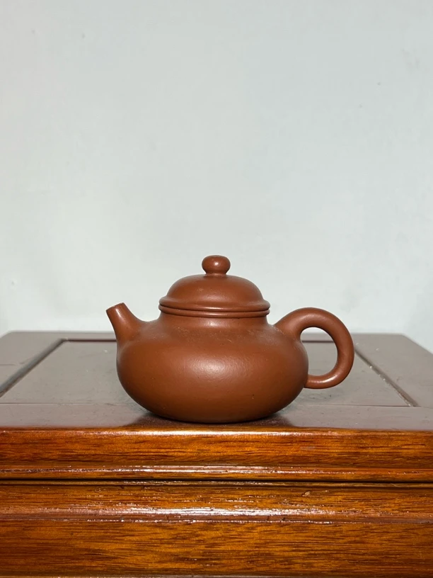 宜兴紫砂壶红泥容天（微瑕）