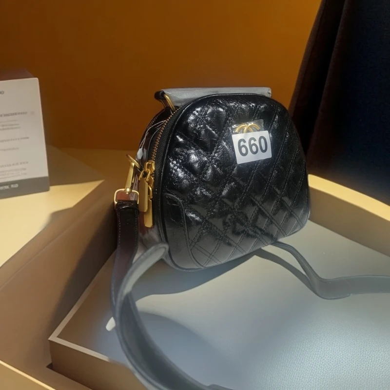 斜挎包女包新款大容量菱格软皮上班通勤单肩包宽肩带简约斜挎包女