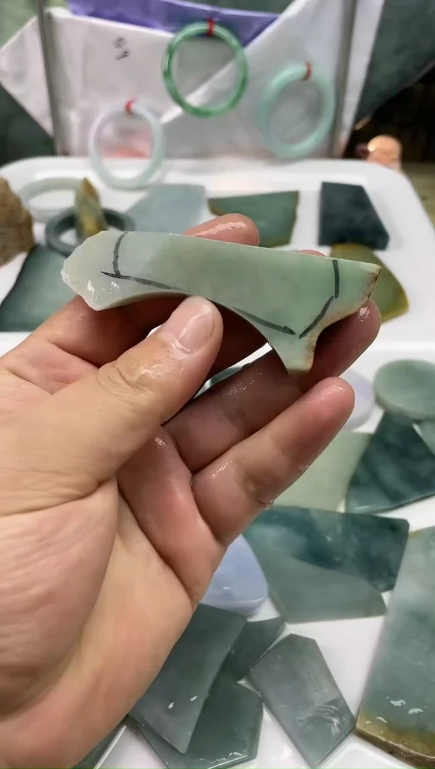 【闪购商品】翡翠颈饰未镶嵌翡翠