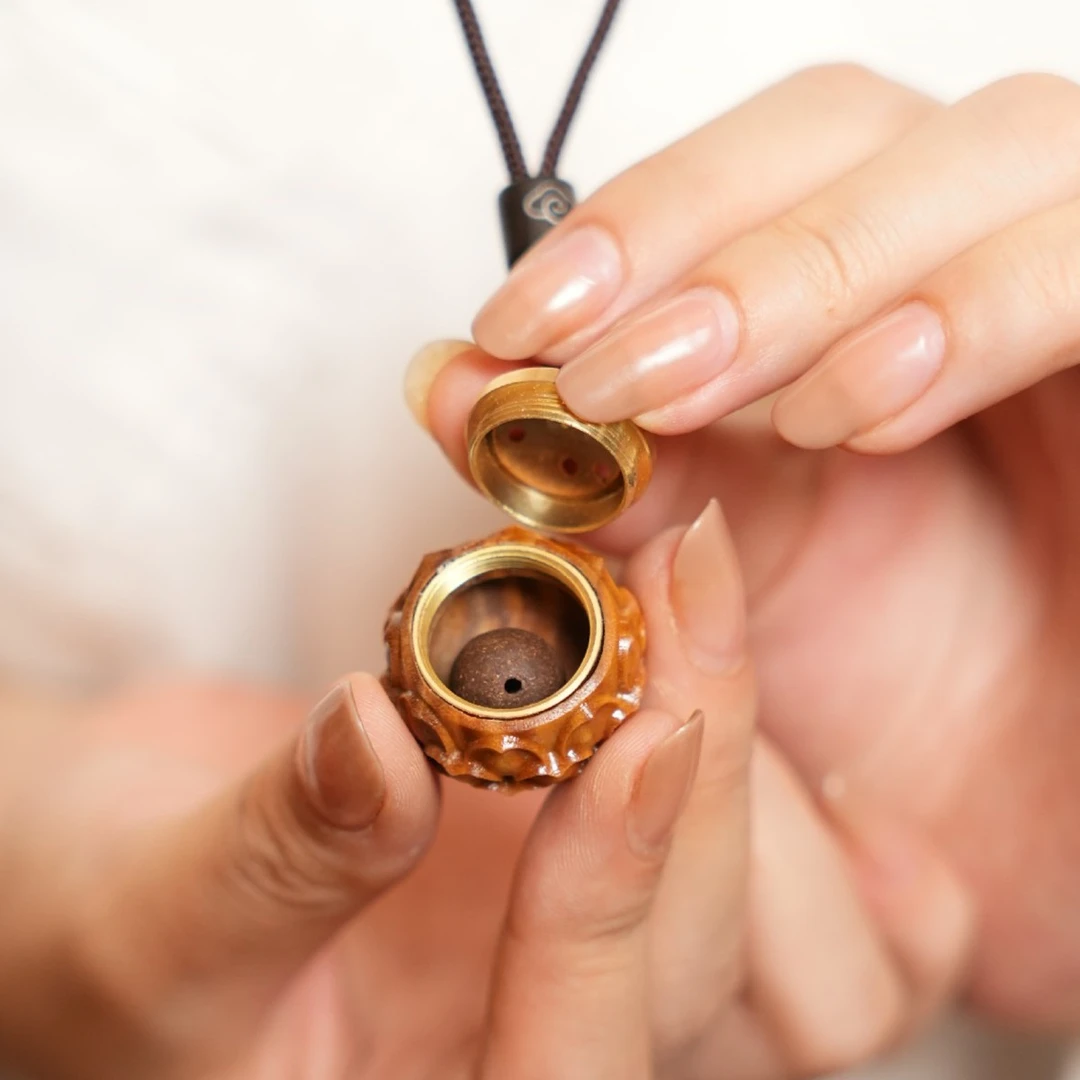 步步生莲·内含香珠