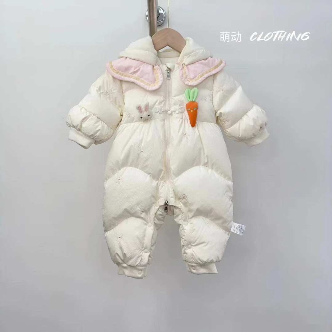 婴儿衣服冬装羽绒服加厚加绒冬季宝宝可爱萝卜小兔连体爬服5017