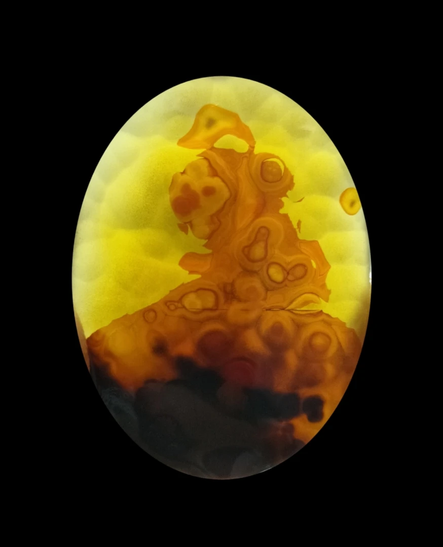 天然玛瑙像形花牌吊坠