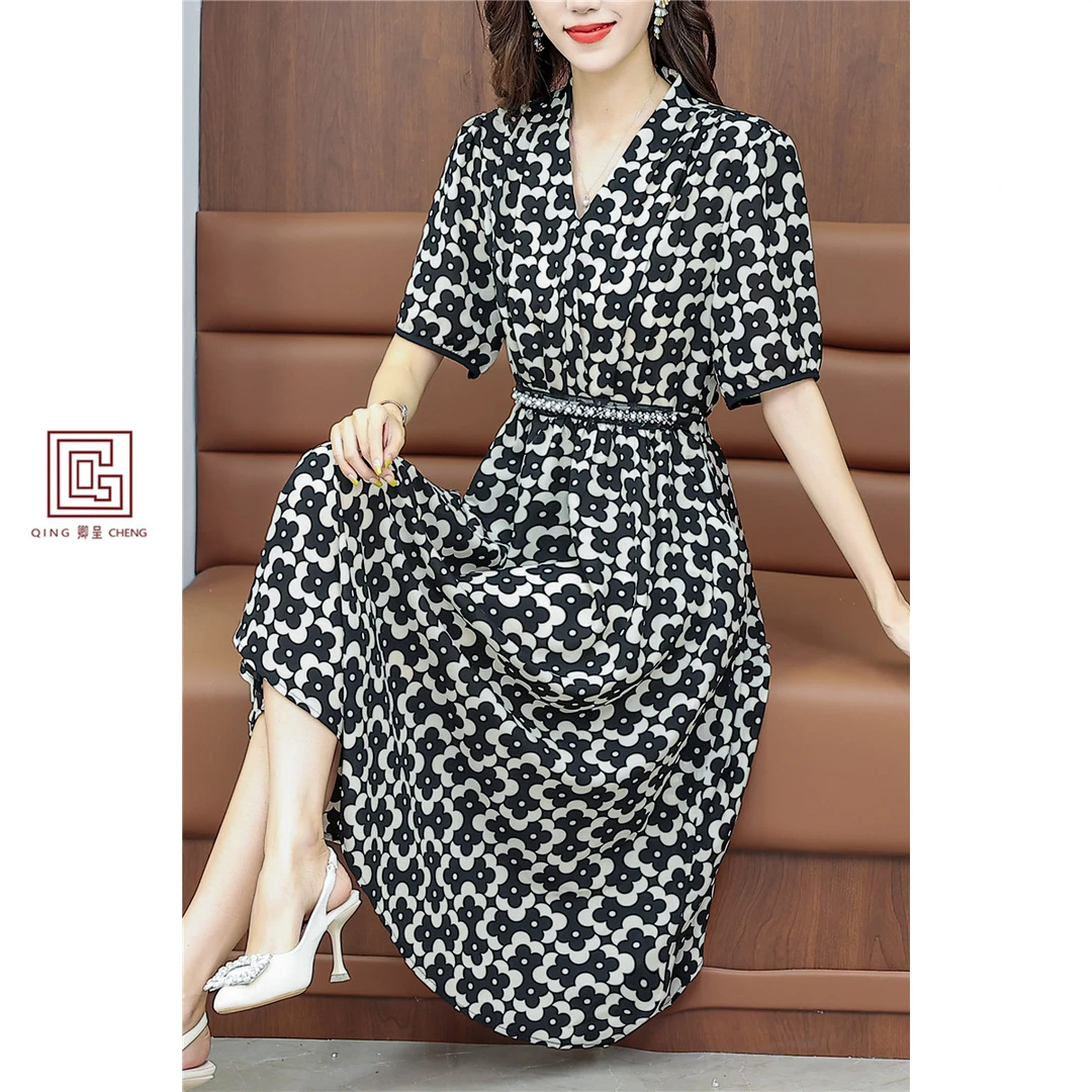 Y926轻羽丝V领珍珠装饰腰带宽松连衣裙遮肉显瘦短袖A字版大摆裙