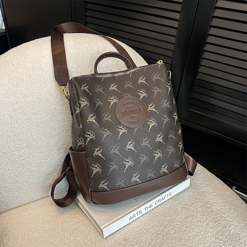 网红包包爆款2024秋冬小众时尚休闲双肩包百搭女士外出背包6112XH