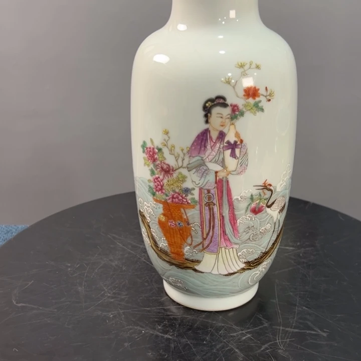 瓶青花山水人物形象