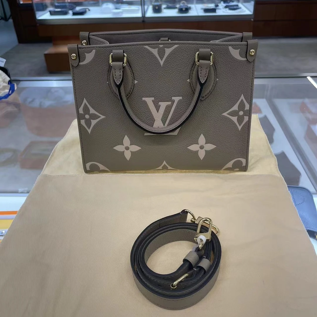 全新未使用 LouisVuitton/路易威登 LV 灰on the go