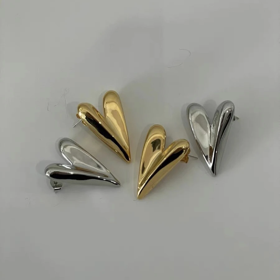 铜合金耳饰 欧美极简风金属爱心耳钉明星同款耳环女银针防敏小众