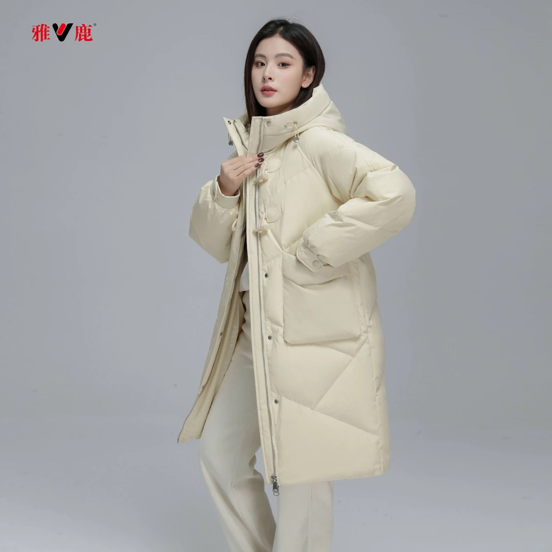 V/雅鹿牛角扣羽长款羽绒服连帽时尚休闲加厚保暖女士宽松中长款