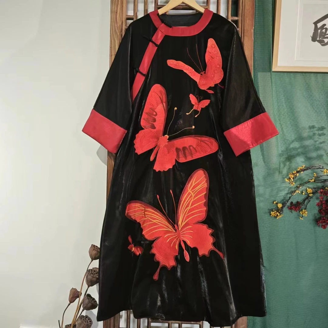 凤徕兮私人定黑底光板红蝴蝶盘扣圆领袍子风衣LS277-1