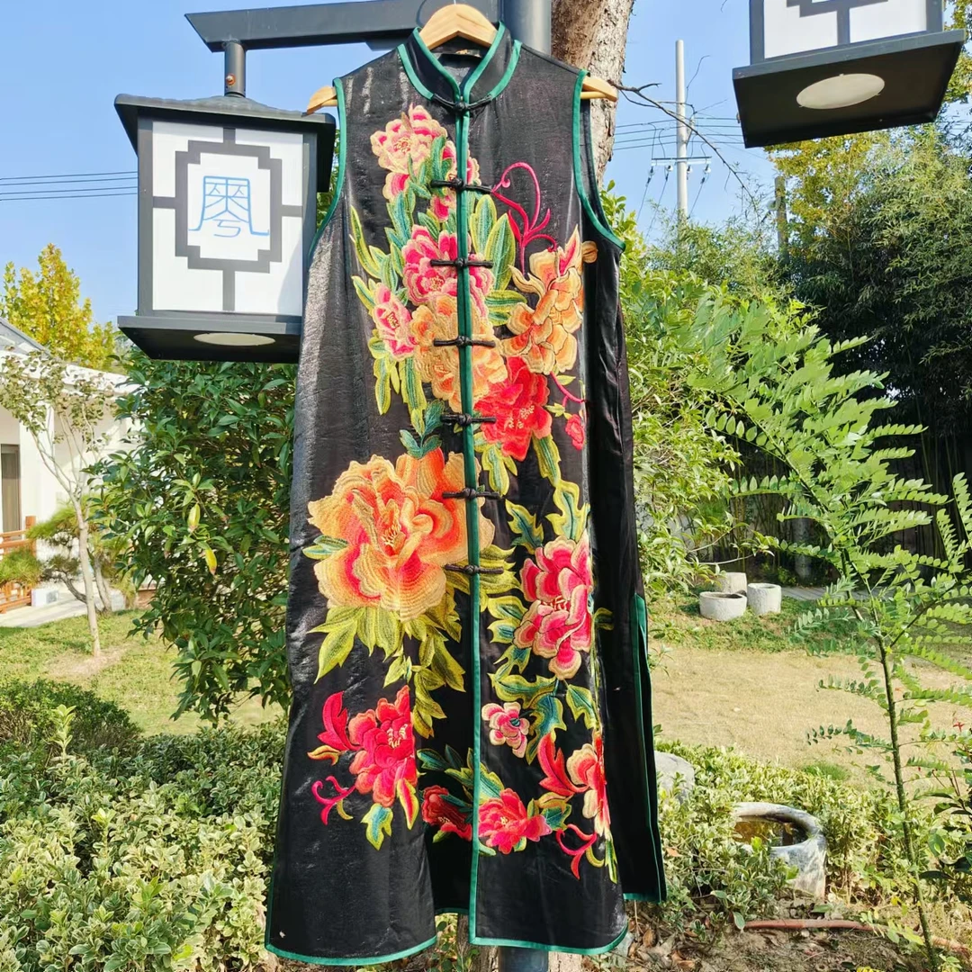 凤徕兮私人定制黑底牡丹刺绣对襟盘扣长款马甲（LS402）