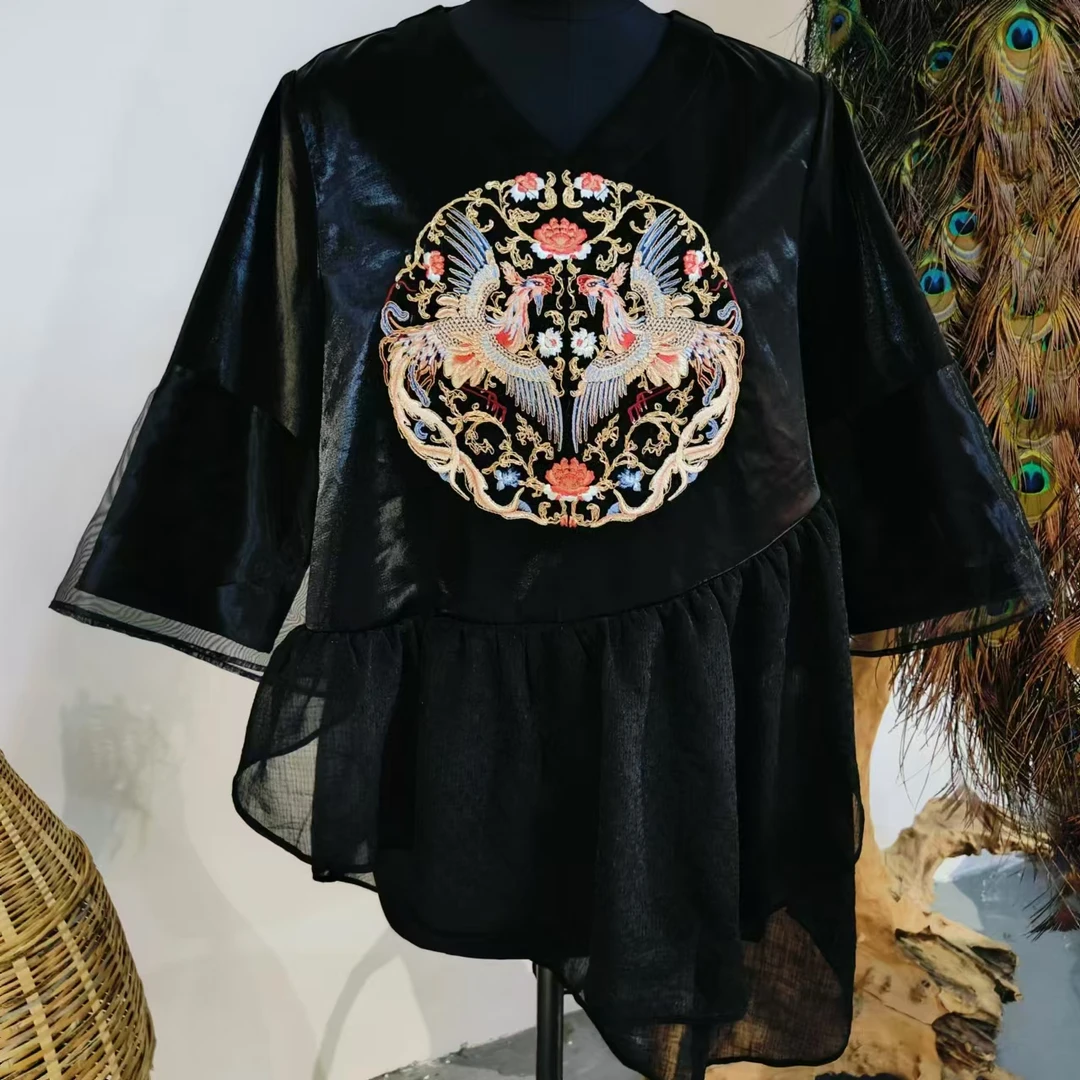 凤徕兮私人定制v领黑底盘金彩凤刺绣拼接荷叶边上衣 (LS053-9)