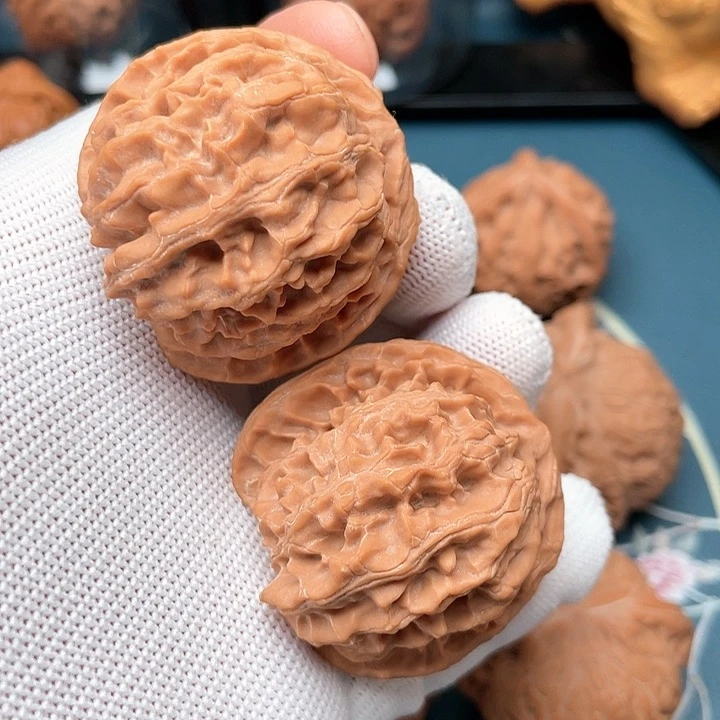 文玩核桃吊坠苹果园