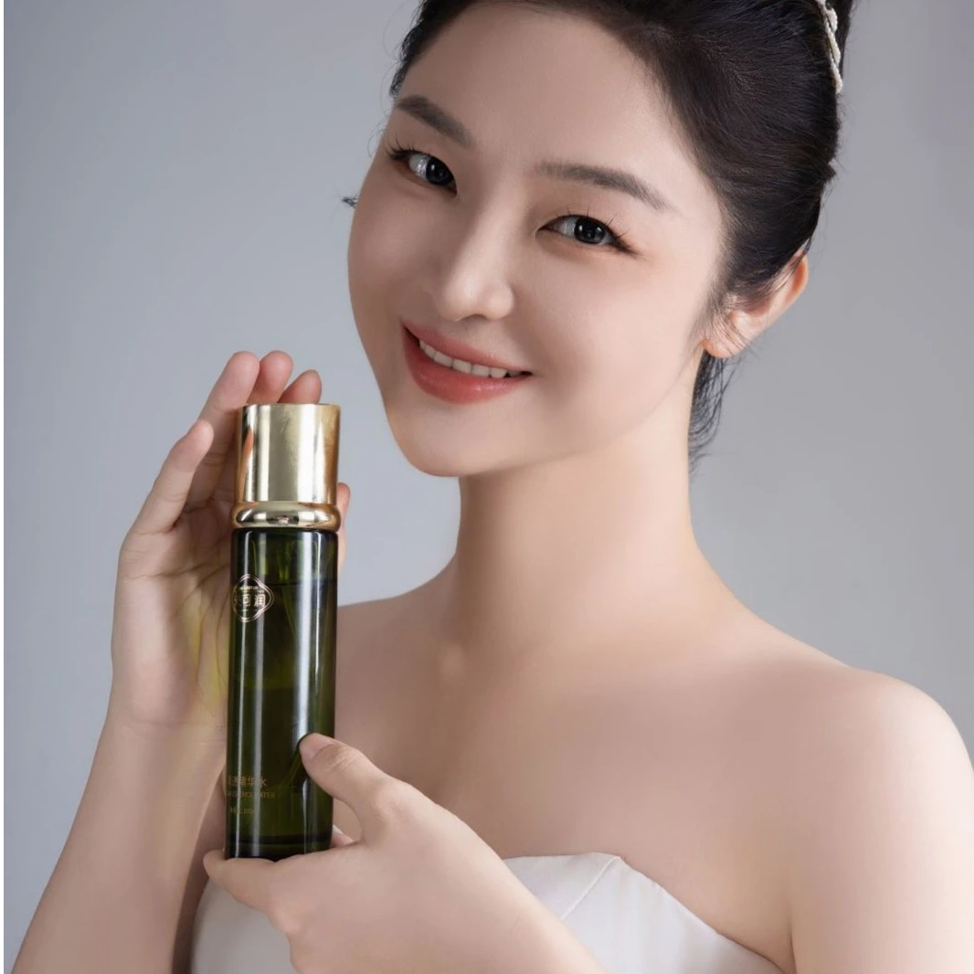 米可润清透精华水（补水保湿）