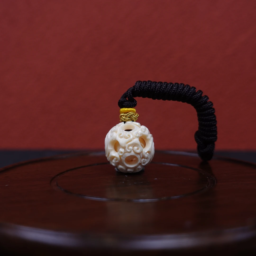 胡北(省大) 猛犸牙如意祥云鬼工球 Y057