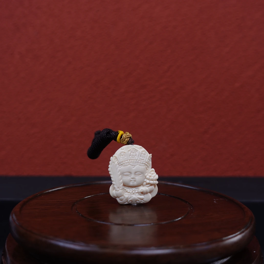 谢博宇(省大) 猛犸牙虚空藏菩萨(牛 虎)挂件 Y262