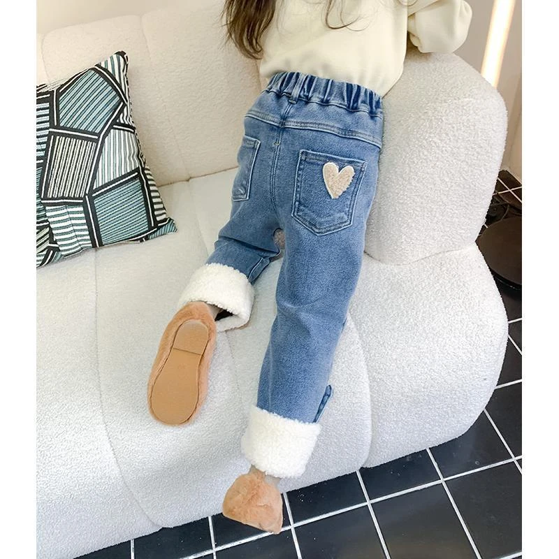 女童加绒牛仔裤儿童爱心羔毛裤子韩版加厚修身长裤潮宝宝绒裤子
