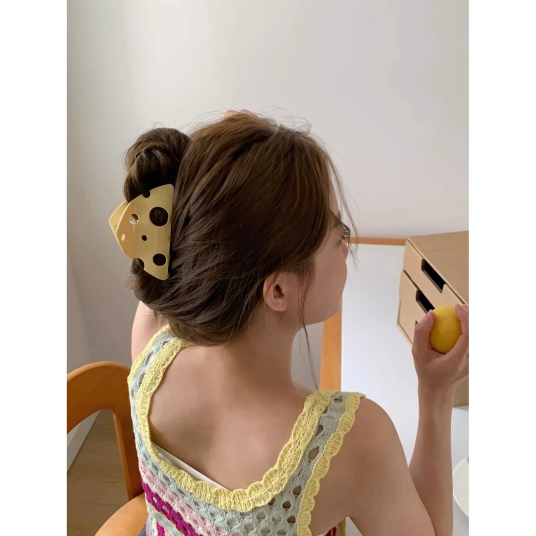 趣味奶酪芝士抓夹创意盘发鲨鱼夹少女发爪背后三角形镂空发抓发饰