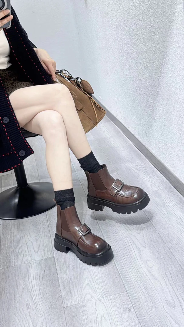 切尔西短筒女烟筒靴潮2024秋冬新款真皮英伦风超轻厚底马丁加绒哆
