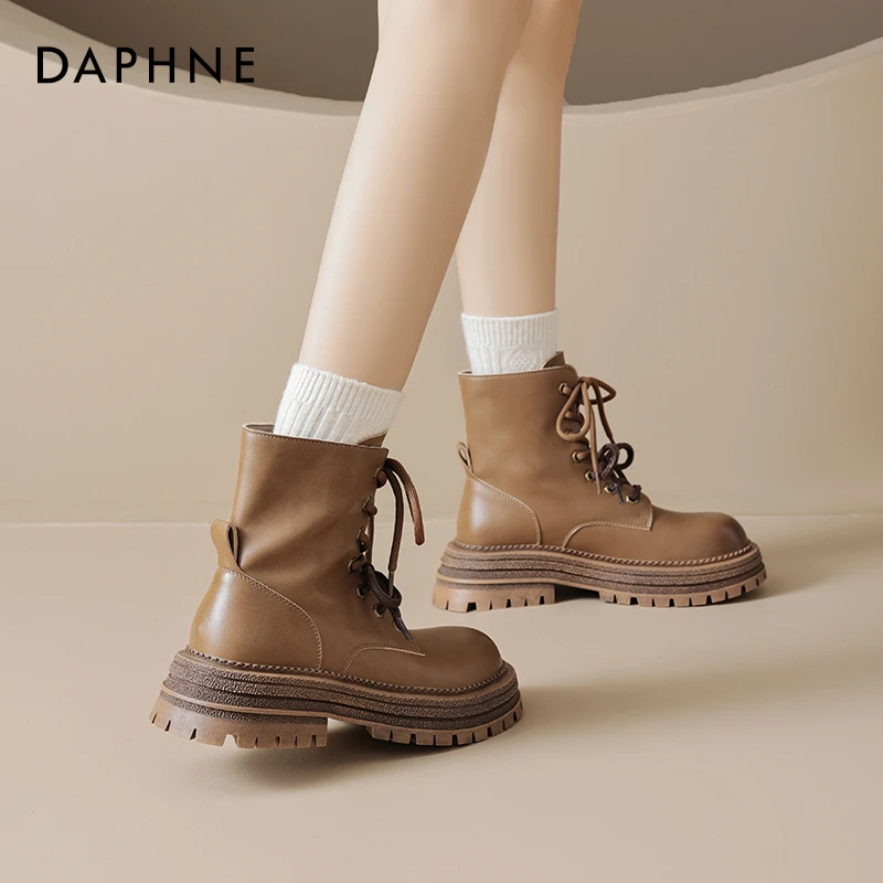 达芙妮棕色马丁靴女2025新款秋冬时髦靴子小个子大黄靴美拉德短靴