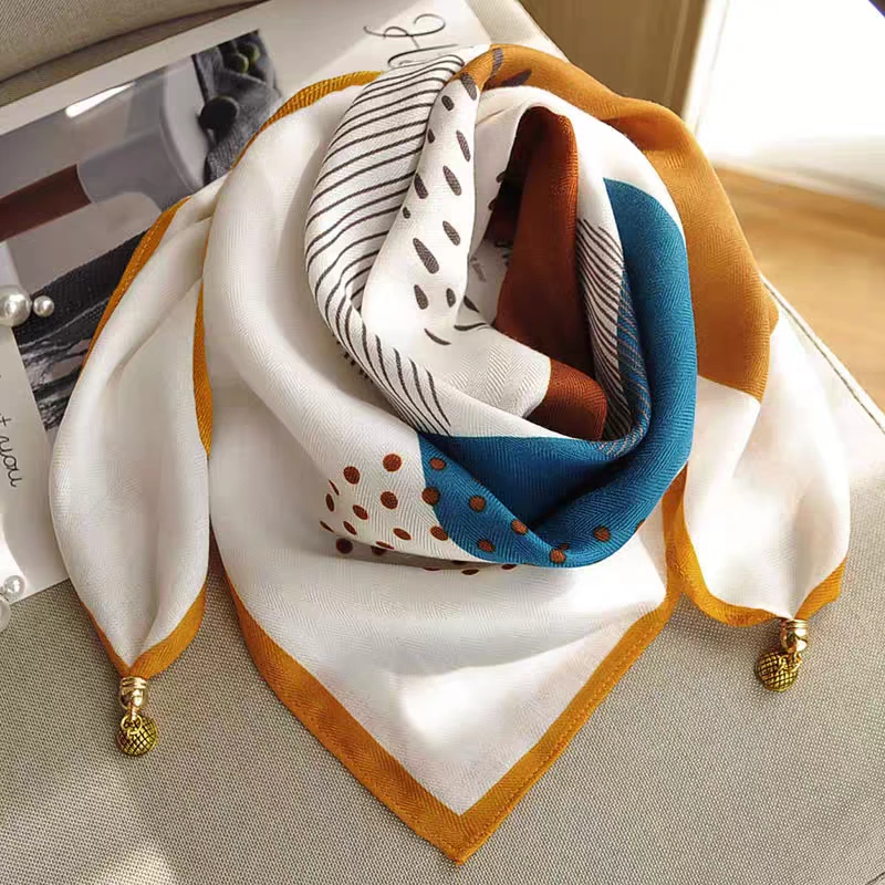 时尚洋气圆波点小方巾磁吸扣百搭领巾薄款护颈高级感小围巾