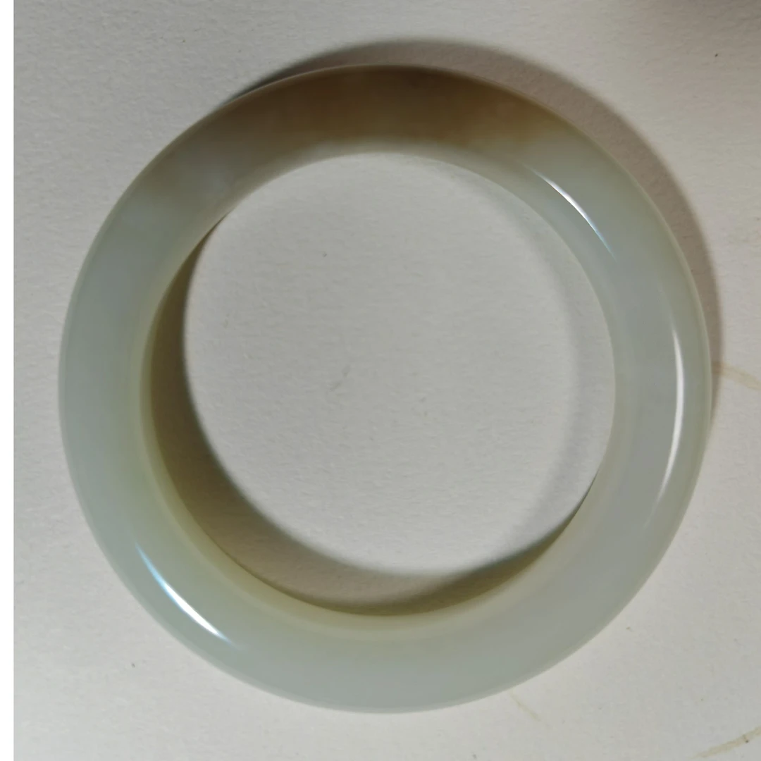 和田玉手镯女士气质精美