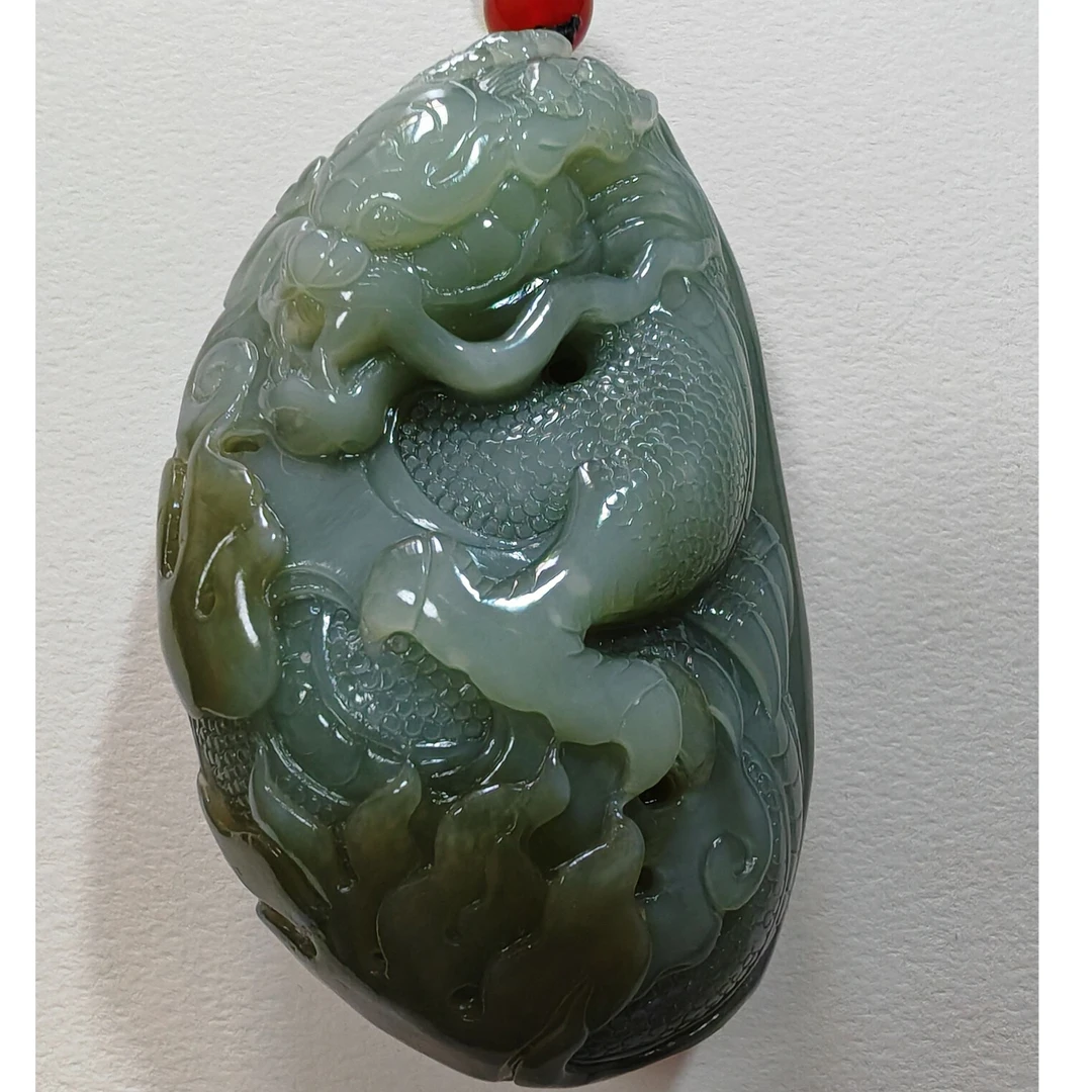 和田玉仿古精雕吊坠