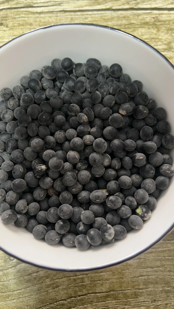 农家小园黑豆手工挑选